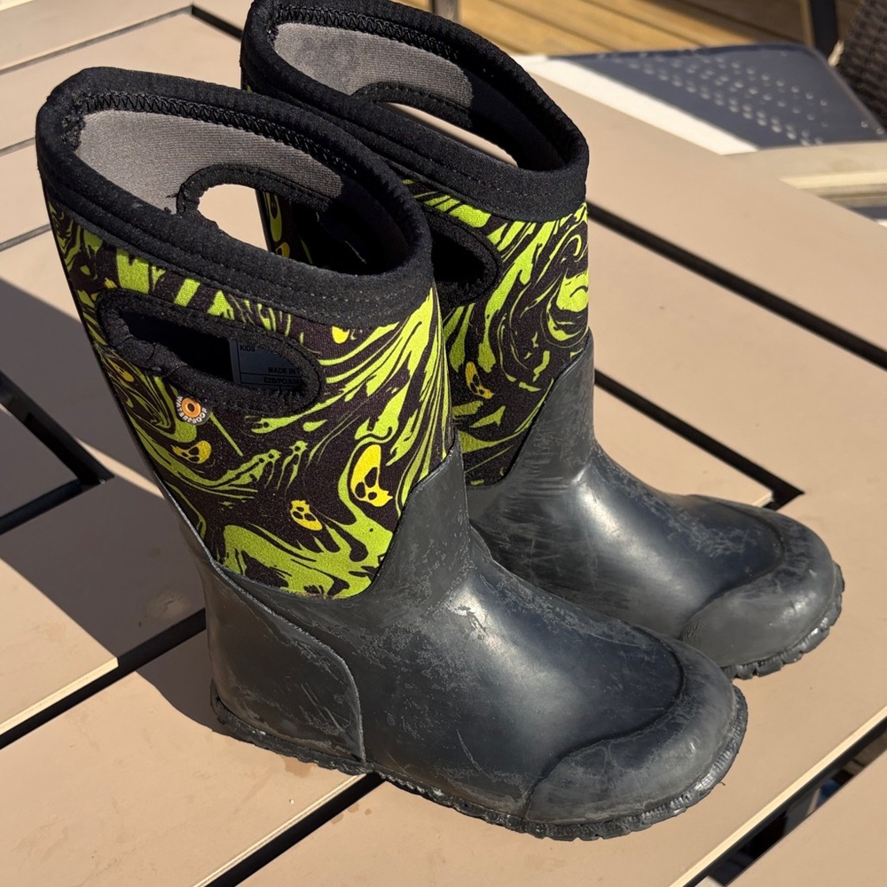 Bogs Kids Black and Yellow Boots - Picture 3 of 4